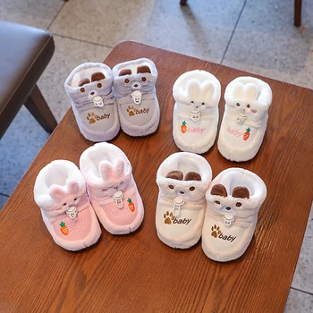 Зимняя хлопчатобумажная обувь для новорожденных девочек и мальчиков с милыми мультяшными рисунками на мягкой подошве и бархатные теплые Ботинки Для дошкольного возраста