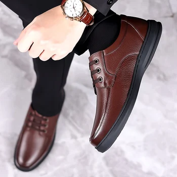 Мужские повседневные оксфордские туфли из черной кожи на шнуровке, деловые вечерние модельные туфли, Дизайнерские лоферы, Кожаные слипоны для взрослых, Обувь для вождения. Изображение 2
