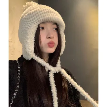 Корейская зимняя универсальная теплая шапка-пуловер с защитой ушей, однотонная утолщенная вязаная Женская шапка-бини с черепом на шнуровке. Изображение 2