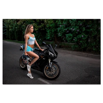 Красивая девушка и мотоциклы Yamaha R1 Фотообои, плакаты и принты на холсте для домашнего декора