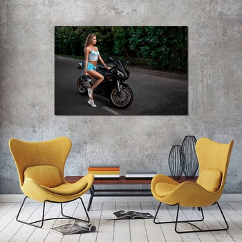 Красивая девушка и мотоциклы Yamaha R1 Фотообои, плакаты и принты на холсте для домашнего декора Изображение 2