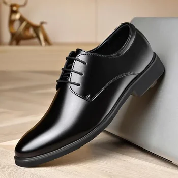 Мужская обувь для мальчиков; осенняя деловая официальная одежда; Мужские повседневные кожаные туфли черного цвета высокого класса в британском стиле для свадьбы жениха;