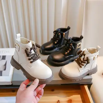Обувь для девочек 2023 Новые детские полусапожки в британском стиле, модные нескользящие детские зимние ботинки, обувь для зимних видов спорта для мальчиков, кроссовки Изображение 2