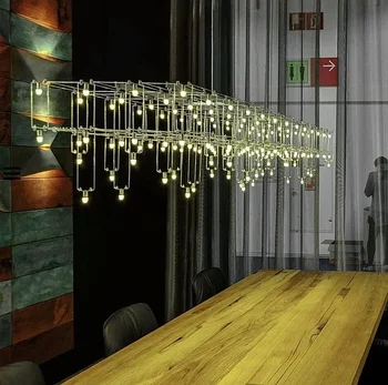 Современные, минималистичные, креативные и роскошные подвесные светильники в универсальном ресторане. Полный звезд, светлячков, баров, стойки регистрации. Изображение 2